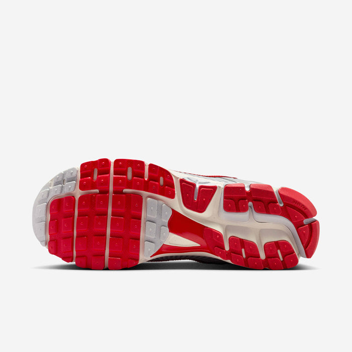 Sepatu Running Pria Nike Zoom Vomero 5 SE Grey Red Original