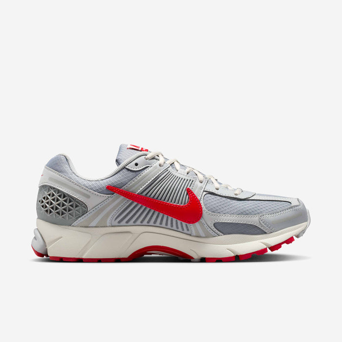 Sepatu Running Pria Nike Zoom Vomero 5 SE Grey Red Original