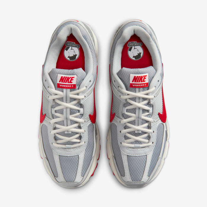 Sepatu Running Pria Nike Zoom Vomero 5 SE Grey Red Original