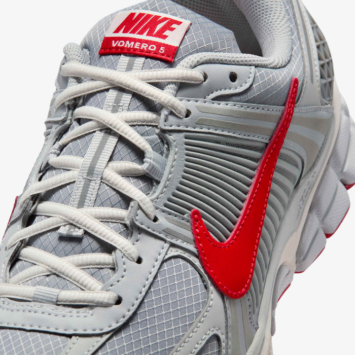Sepatu Running Pria Nike Zoom Vomero 5 SE Grey Red Original