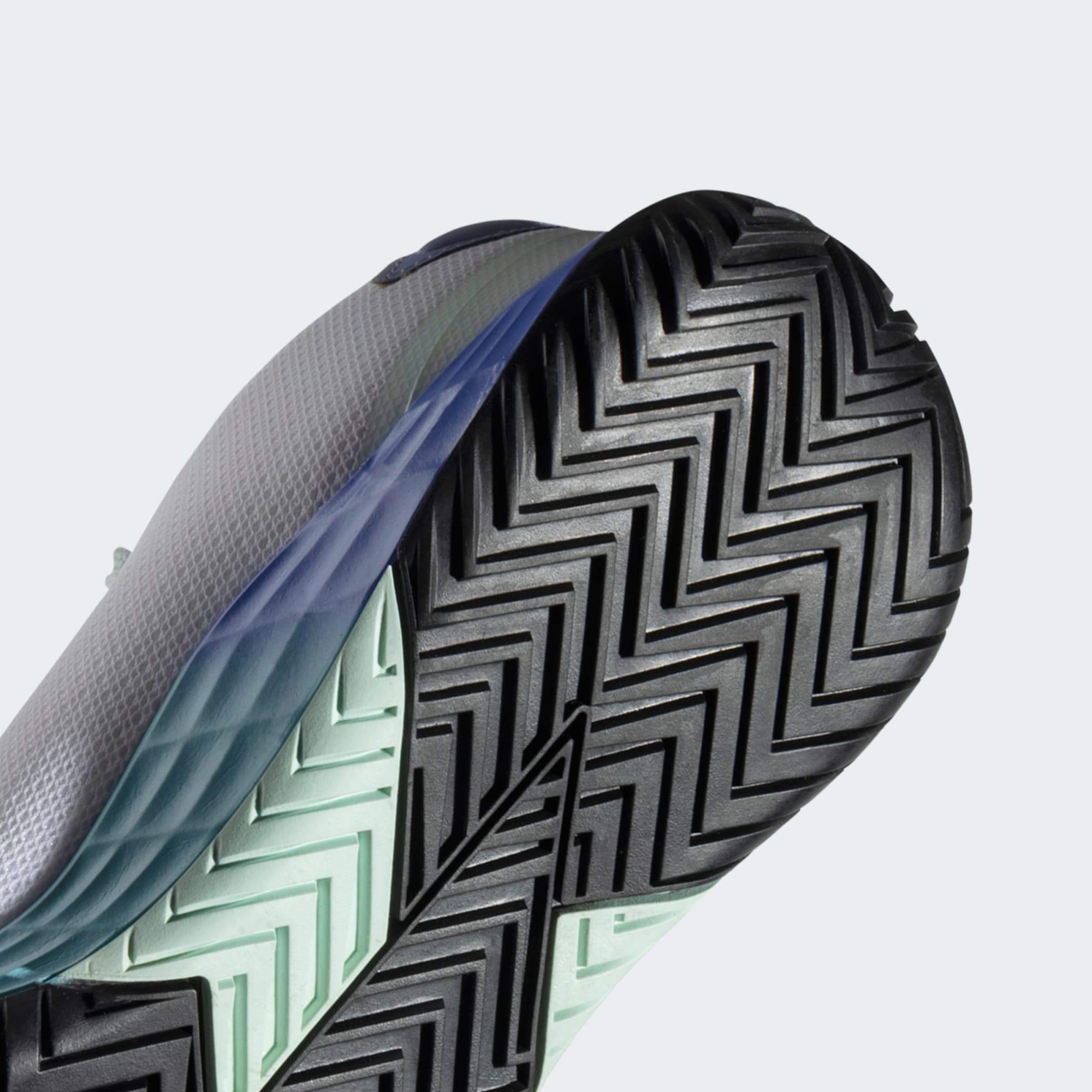 ADIDAS VELOCITY GRAND PUTIH MEN SHOES
